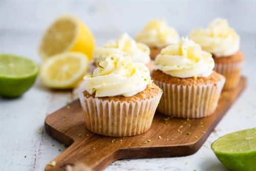 How Is Vanillin Powder Used in Baking?